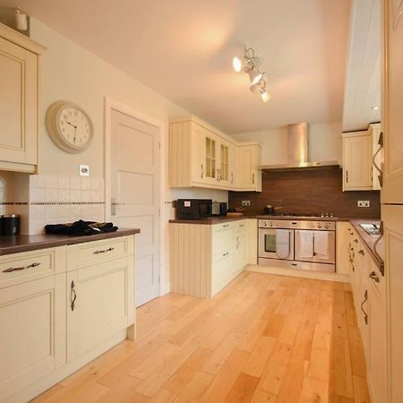 Luxurious & Tranquil Riverside Getaway Great Harwood Екстер'єр фото