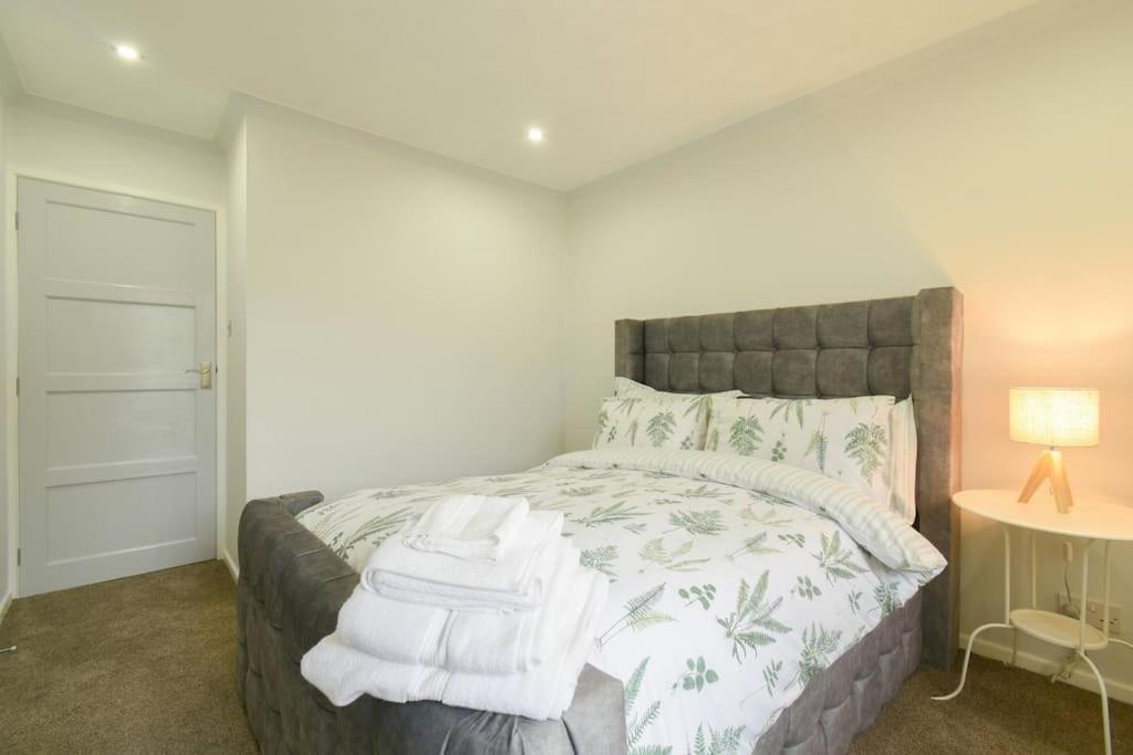 Luxurious & Tranquil Riverside Getaway Great Harwood Екстер'єр фото