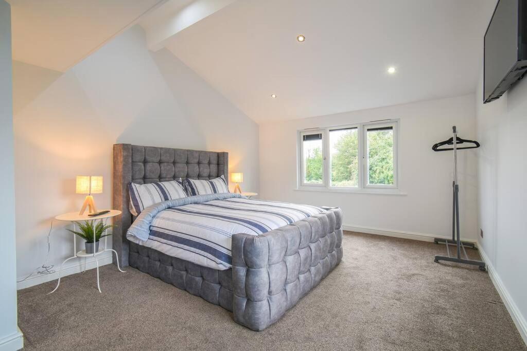 Luxurious & Tranquil Riverside Getaway Great Harwood Екстер'єр фото