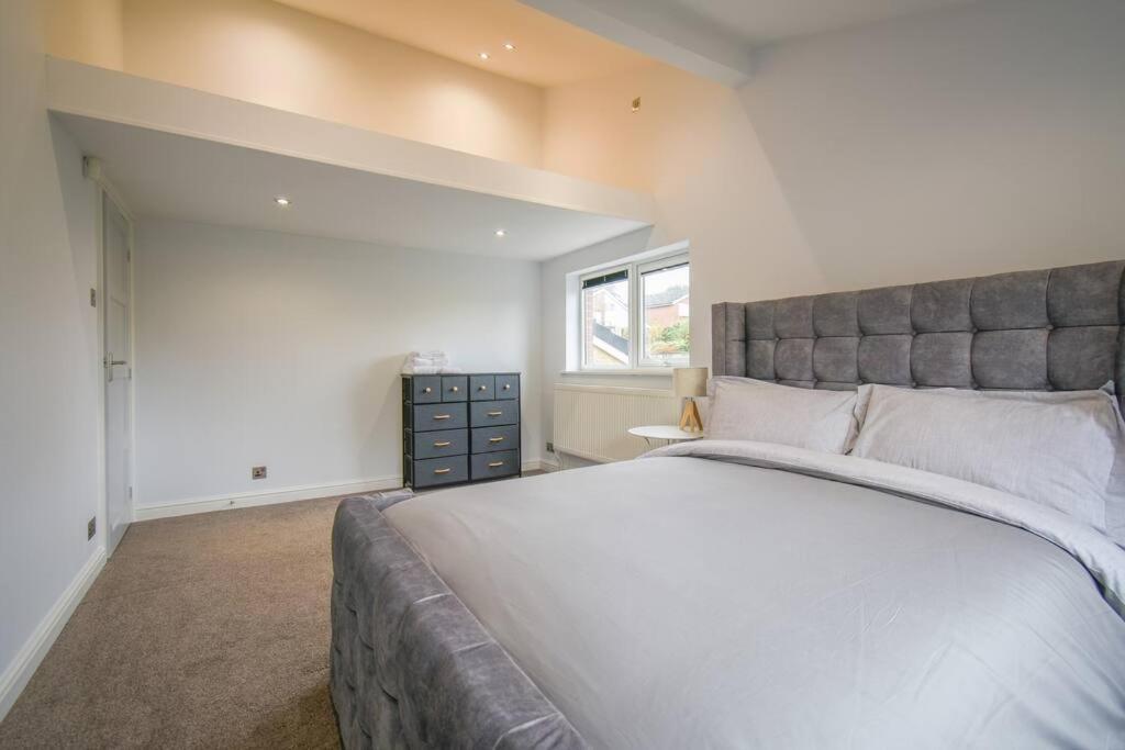 Luxurious & Tranquil Riverside Getaway Great Harwood Екстер'єр фото